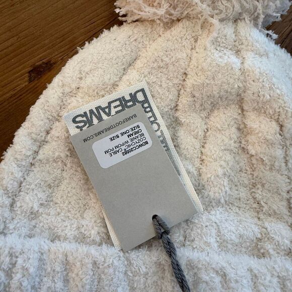 barefoot dreams cozy chic cable beanie with pom pom - Picture 4 of 4